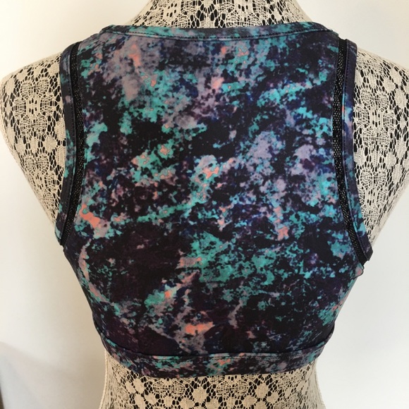 2 for $40🩷 FABLETICS shorts and sports bra set - Picture 3 of 11